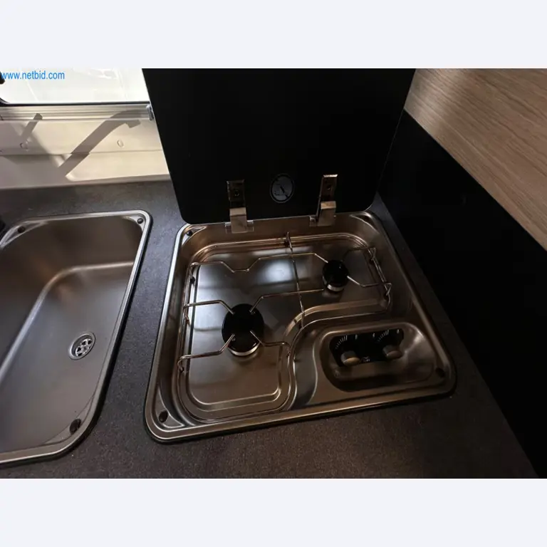 Motorhomes and recreational vehicles, travel trailers, caravan accessories, trucks, office and workshop equipment-10