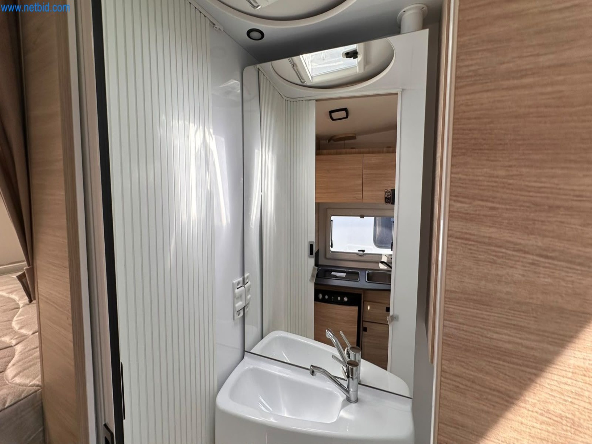 Motorhomes and recreational vehicles, travel trailers, caravan accessories, trucks, office and workshop equipment-11