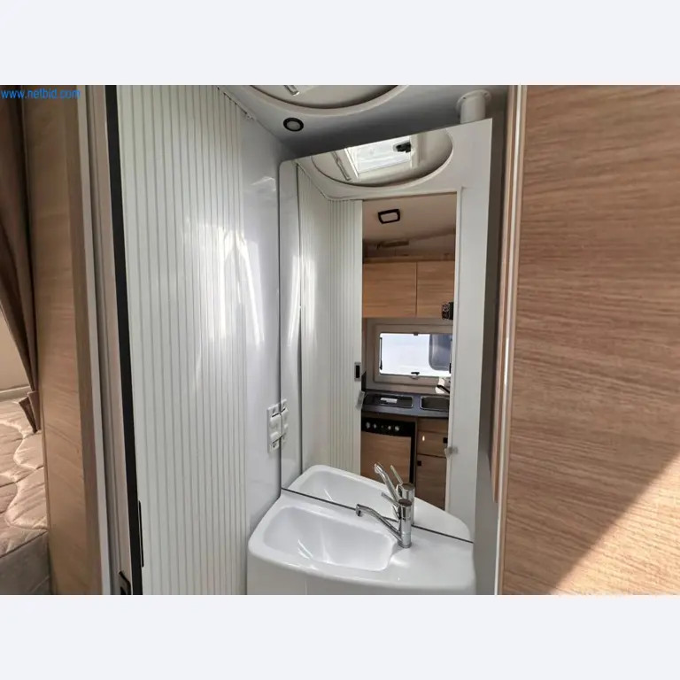 Motorhomes and recreational vehicles, travel trailers, caravan accessories, trucks, office and workshop equipment-11
