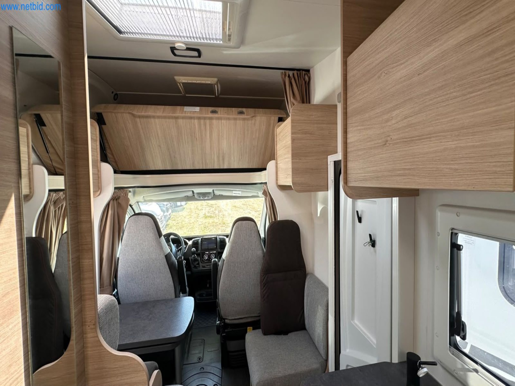 Motorhomes and recreational vehicles, travel trailers, caravan accessories, trucks, office and workshop equipment-14