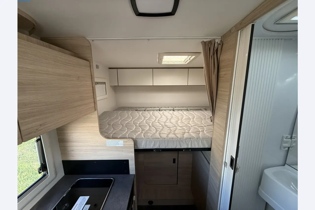 Motorhomes and recreational vehicles, travel trailers, RV accessories, trucks, office and workshop equipment-16