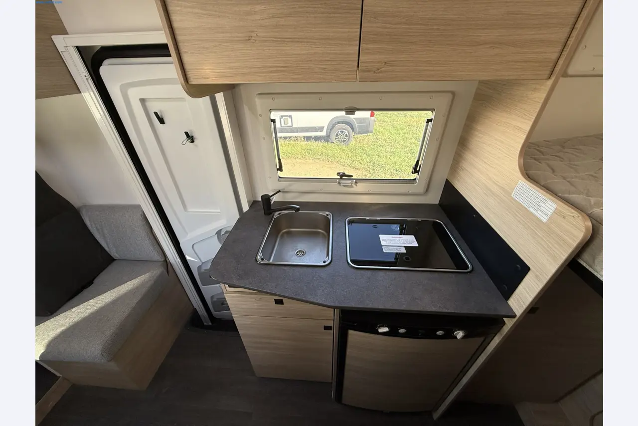 Motorhomes and recreational vehicles, travel trailers, RV accessories, trucks, office and workshop equipment-17