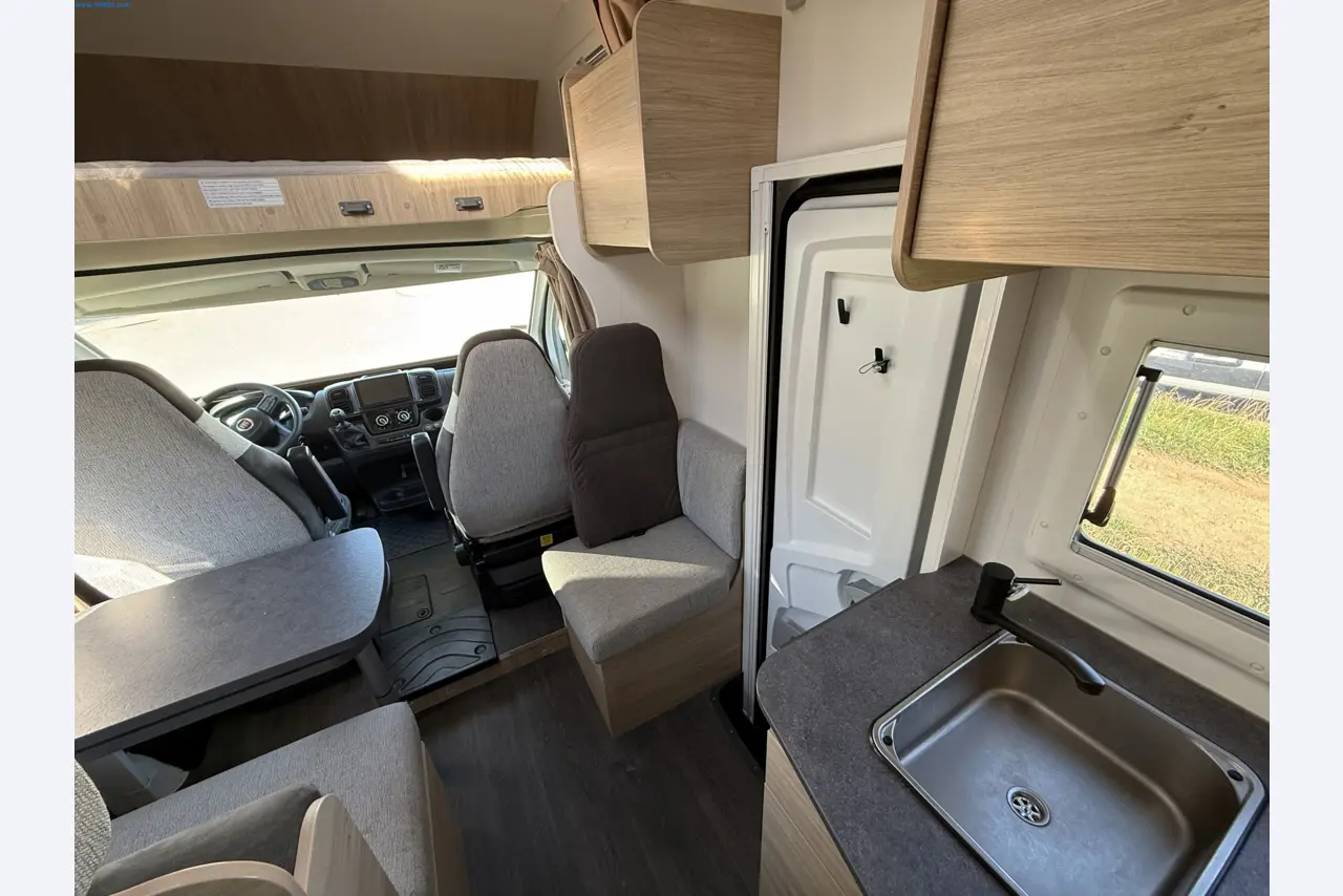 Motorhomes and recreational vehicles, travel trailers, RV accessories, trucks, office and workshop equipment-18