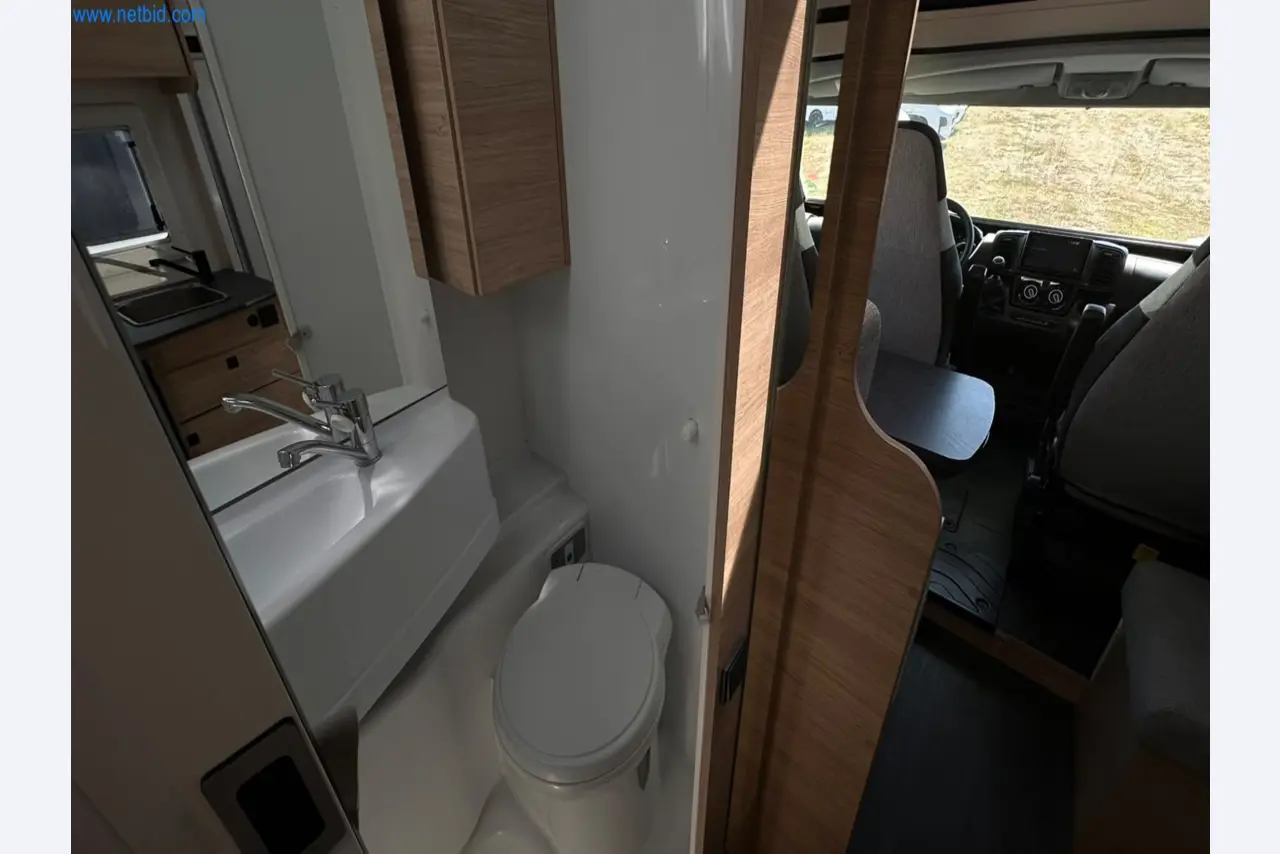 Motorhomes and recreational vehicles, travel trailers, caravan accessories, trucks, office and workshop equipment-4