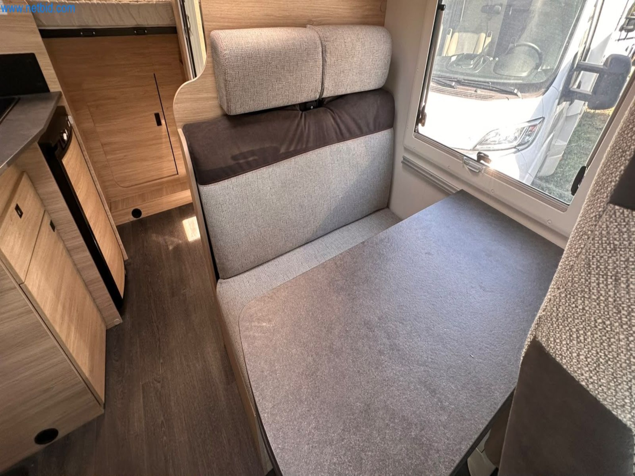 Motorhomes and recreational vehicles, travel trailers, caravan accessories, trucks, office and workshop equipment-9