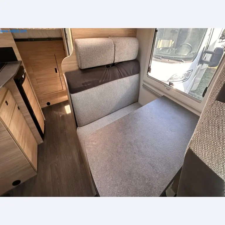 Motorhomes and recreational vehicles, travel trailers, caravan accessories, trucks, office and workshop equipment-9