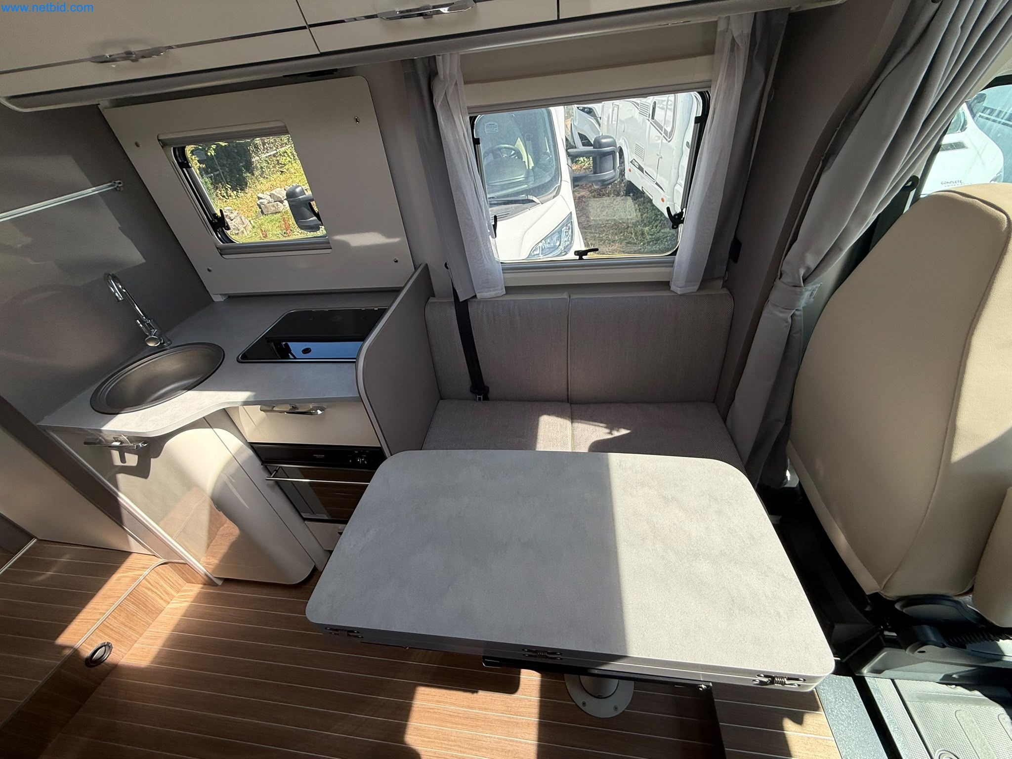 Motorhomes and recreational vehicles, travel trailers, caravan accessories, trucks, office and workshop equipment-10