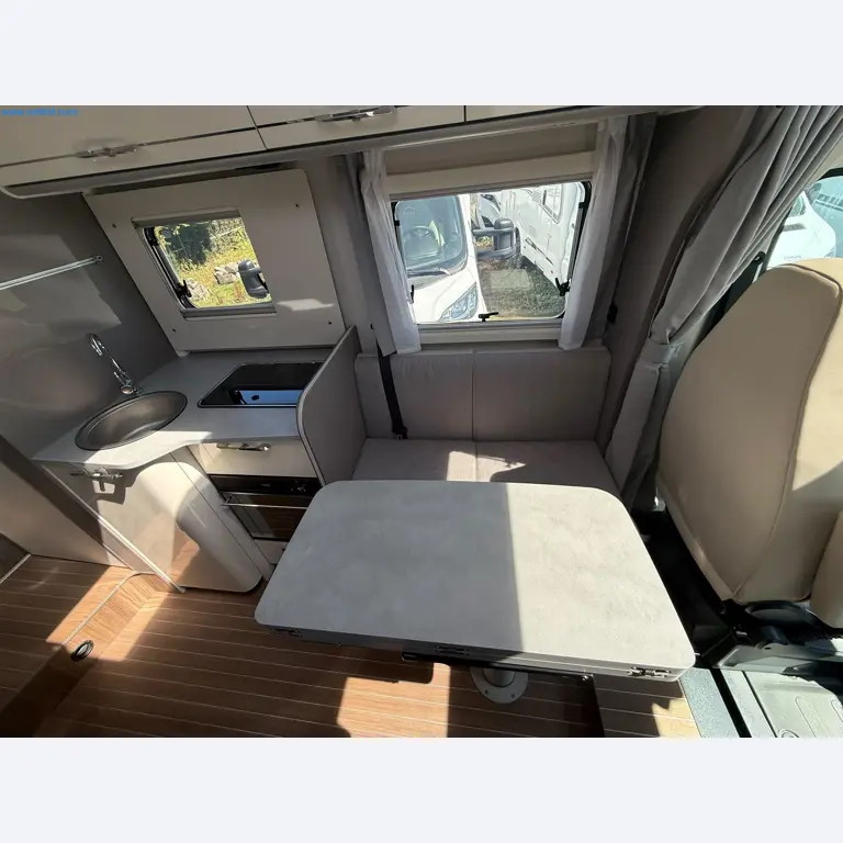 Motorhomes and recreational vehicles, travel trailers, caravan accessories, trucks, office and workshop equipment-10