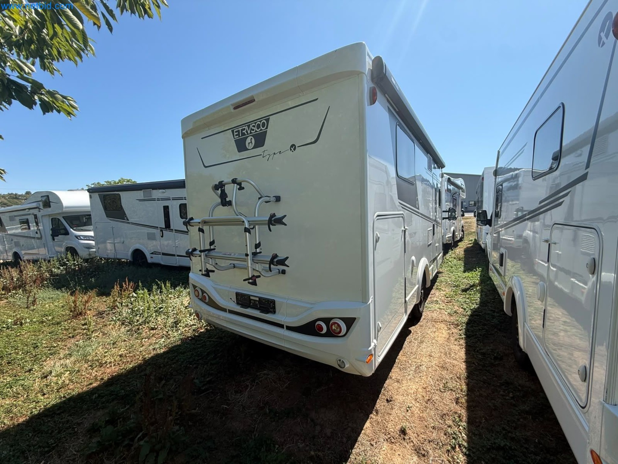 Motorhomes and recreational vehicles, travel trailers, caravan accessories, trucks, office and workshop equipment-14