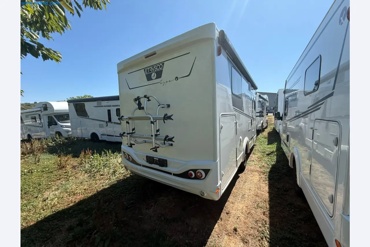 Motorhomes and recreational vehicles, travel trailers, caravan accessories, trucks, office and workshop equipment-14