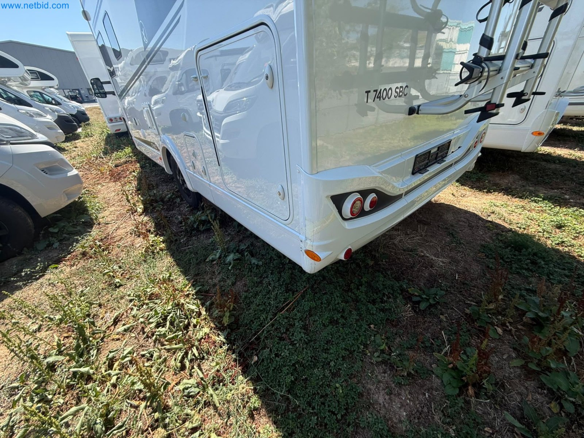 Motorhomes and recreational vehicles, travel trailers, caravan accessories, trucks, office and workshop equipment-15