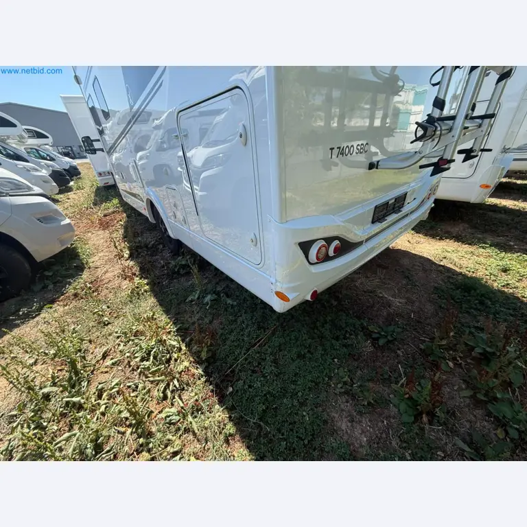 Motorhomes and recreational vehicles, travel trailers, caravan accessories, trucks, office and workshop equipment-15