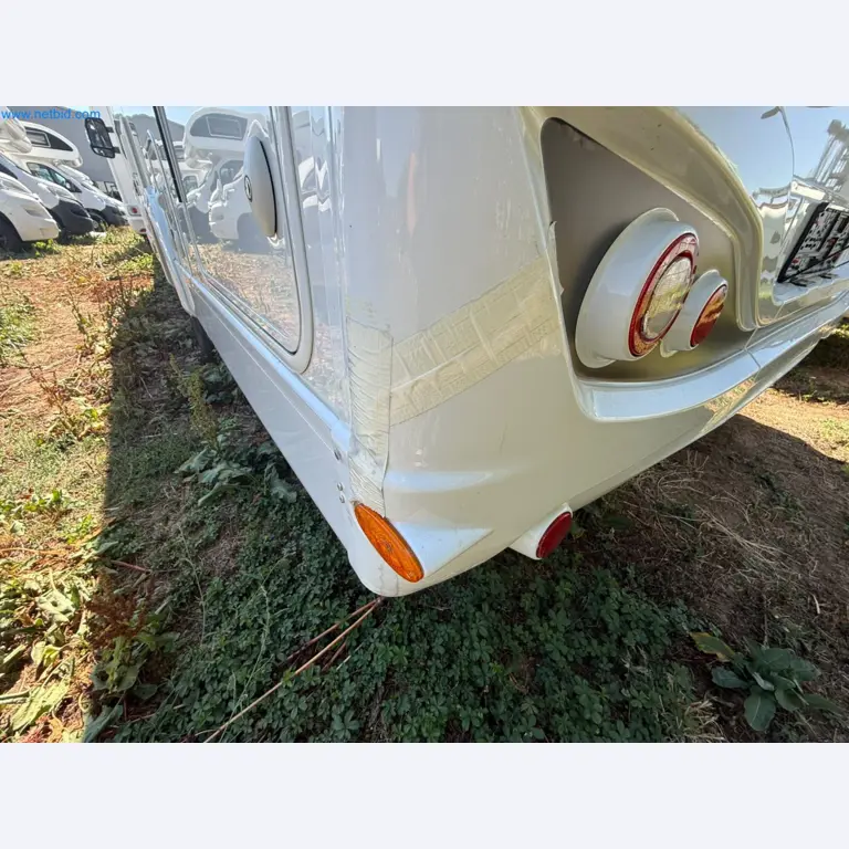 Motorhomes and recreational vehicles, travel trailers, caravan accessories, trucks, office and workshop equipment-16