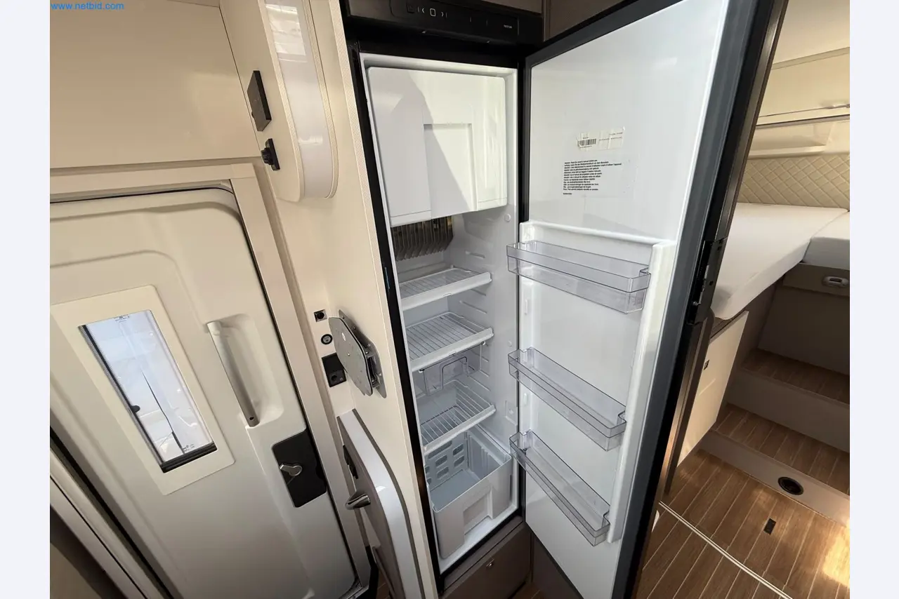 Motorhomes and recreational vehicles, travel trailers, caravan accessories, trucks, office and workshop equipment-17