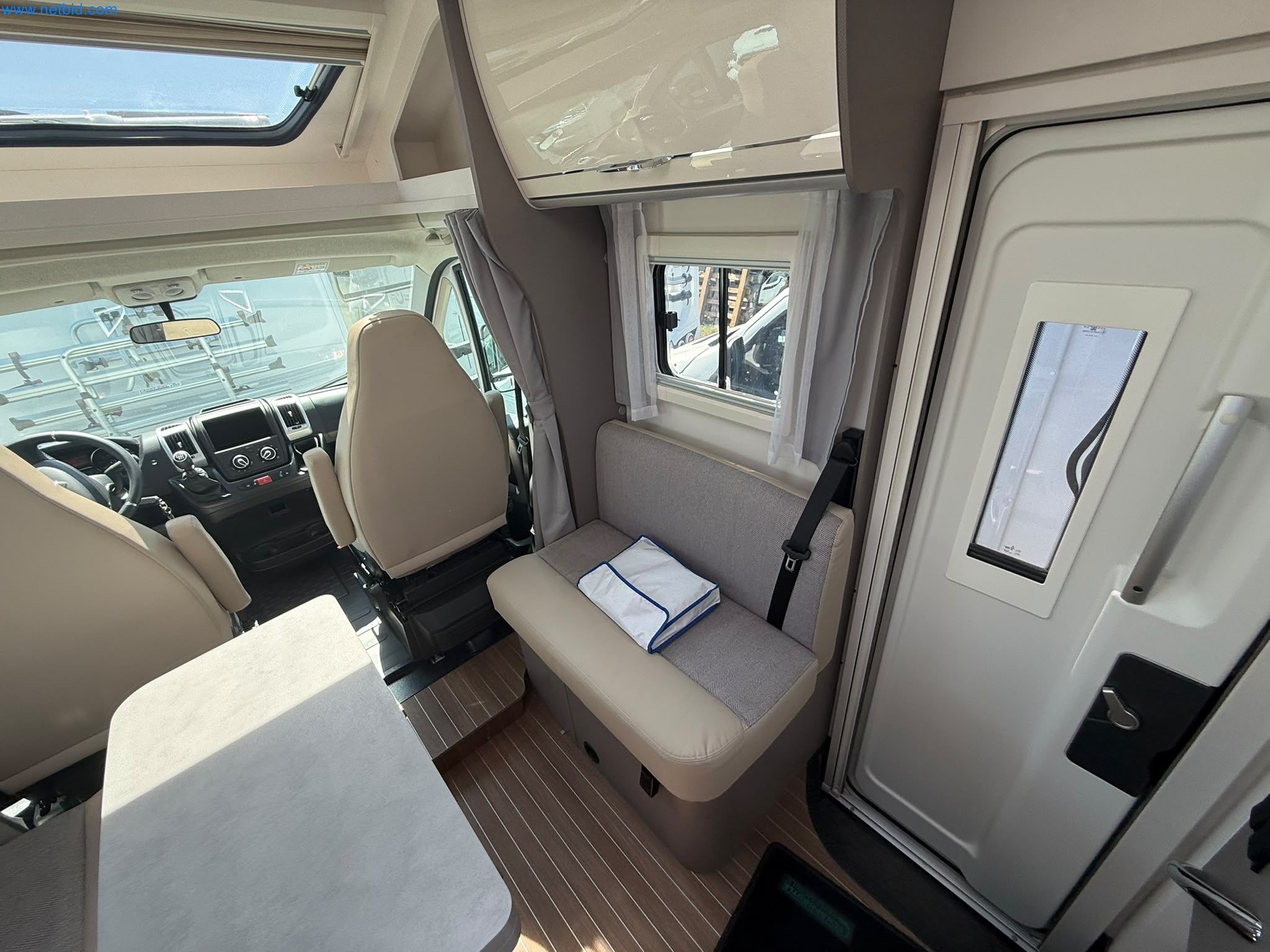 Motorhomes and recreational vehicles, travel trailers, caravan accessories, trucks, office and workshop equipment-20