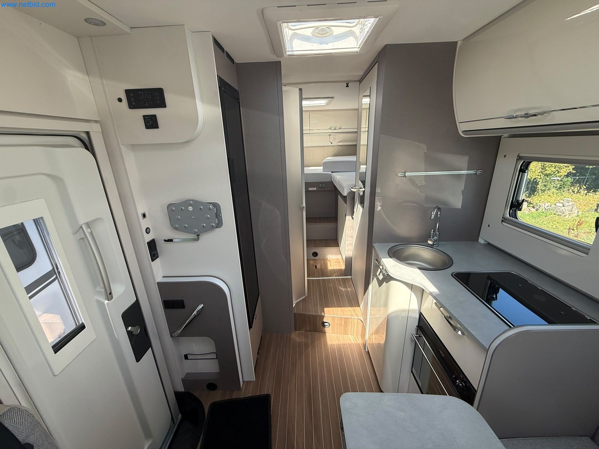 Motorhomes and recreational vehicles, travel trailers, caravan accessories, trucks, office and workshop equipment-5