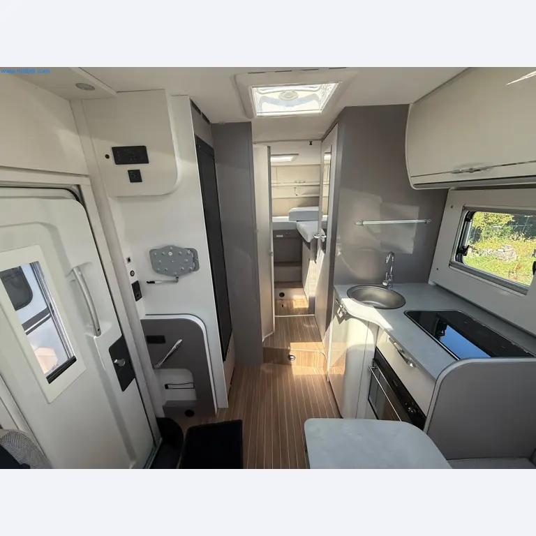 Motorhomes and recreational vehicles, travel trailers, caravan accessories, trucks, office and workshop equipment-5