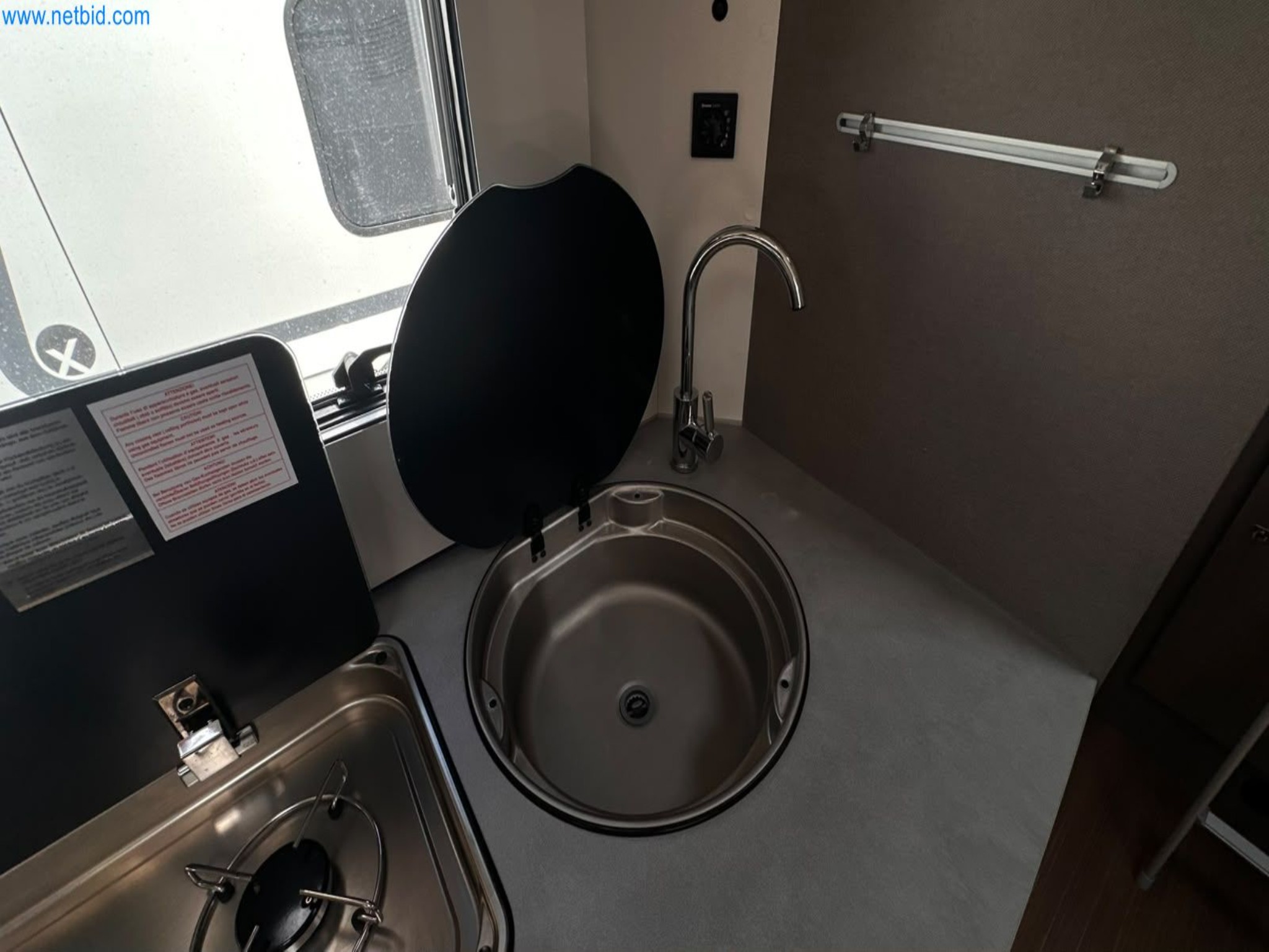 Motorhomes and recreational vehicles, travel trailers, caravan accessories, trucks, office and workshop equipment-11
