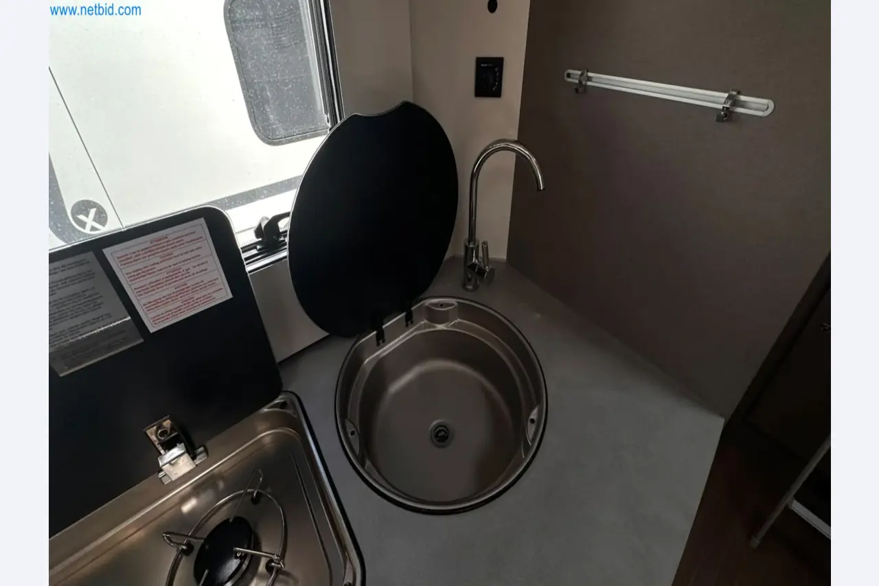 Motorhomes and recreational vehicles, travel trailers, caravan accessories, trucks, office and workshop equipment-11