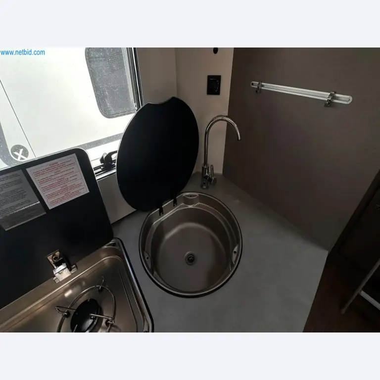 Motorhomes and recreational vehicles, travel trailers, caravan accessories, trucks, office and workshop equipment-11