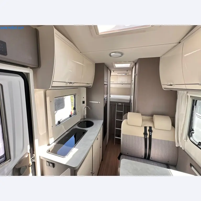 Motorhomes and recreational vehicles, travel trailers, caravan accessories, trucks, office and workshop equipment-12