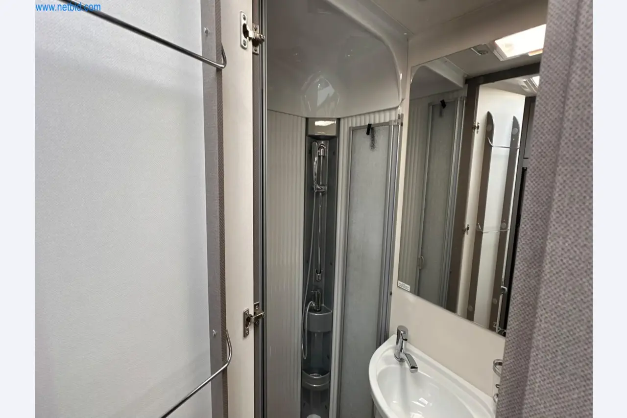 Motorhomes and recreational vehicles, travel trailers, caravan accessories, trucks, office and workshop equipment-15
