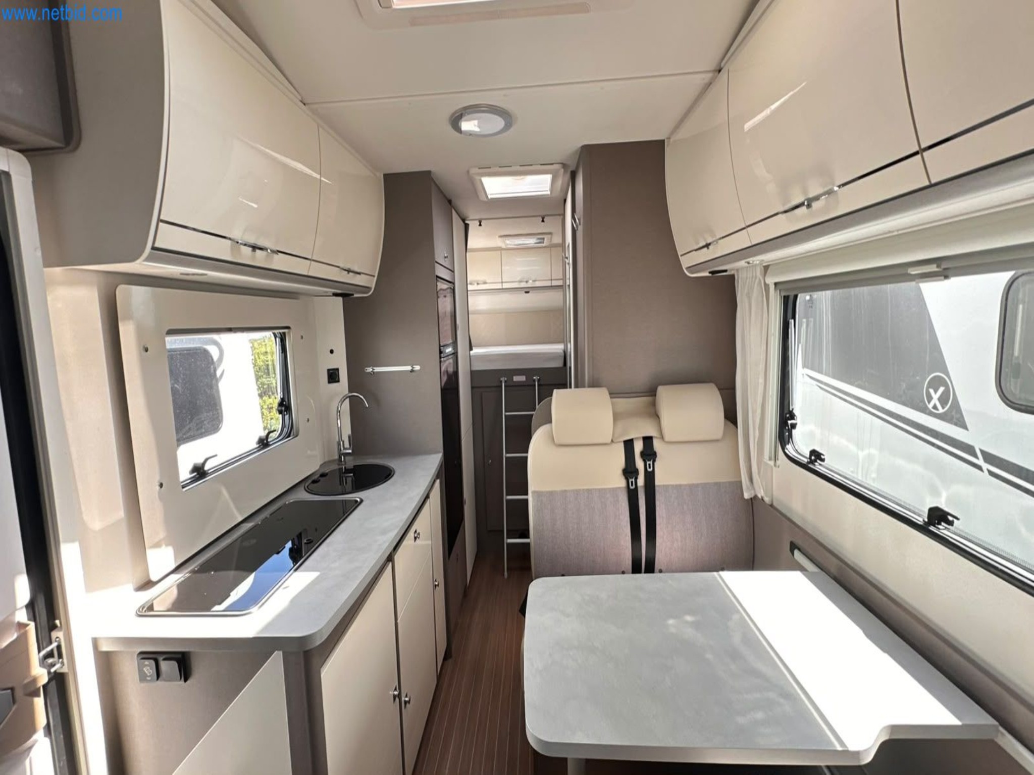 Motorhomes and recreational vehicles, travel trailers, caravan accessories, trucks, office and workshop equipment-16