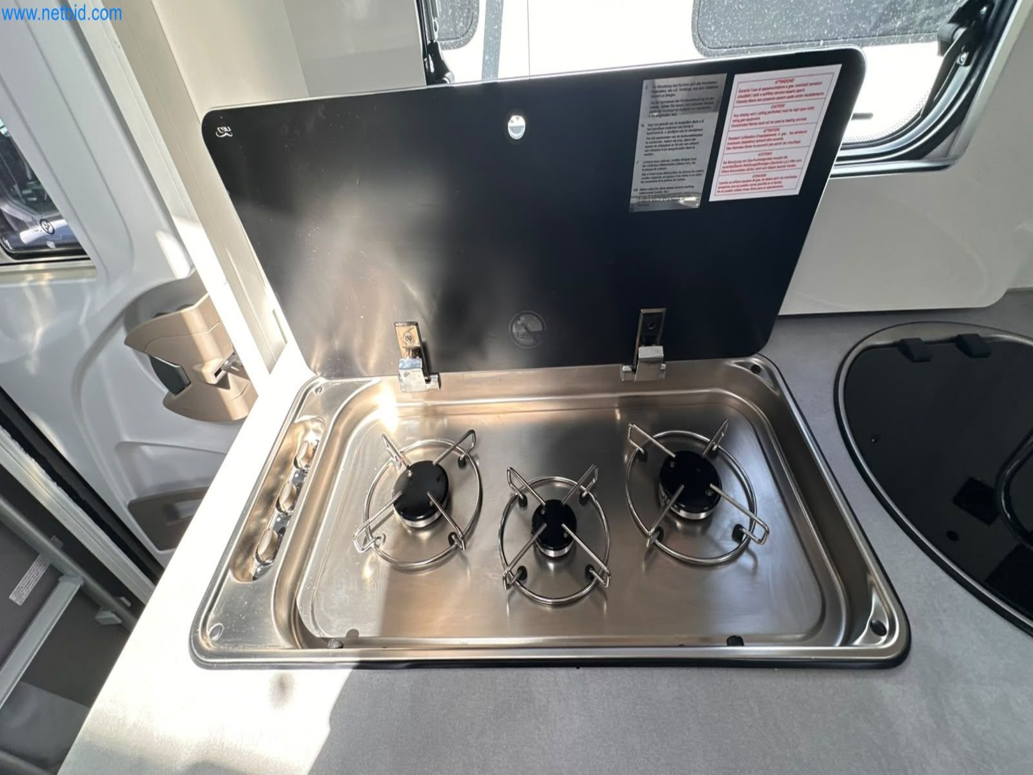 Motorhomes and recreational vehicles, travel trailers, caravan accessories, trucks, office and workshop equipment-4
