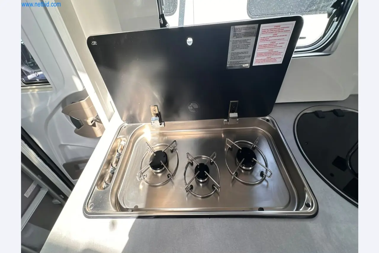 Motorhomes and recreational vehicles, travel trailers, caravan accessories, trucks, office and workshop equipment-4