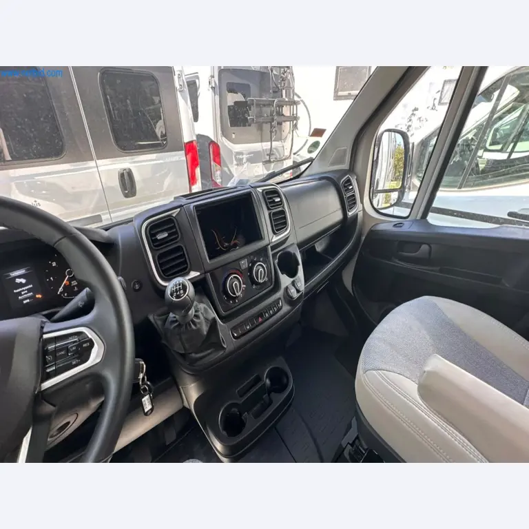 Motorhomes and recreational vehicles, travel trailers, caravan accessories, trucks, office and workshop equipment-7