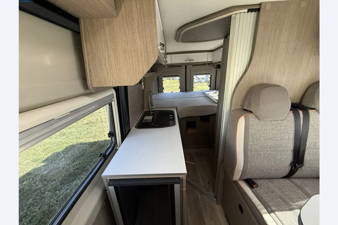 Motorhomes and recreational vehicles, travel trailers, RV accessories, trucks, office and workshop equipment-11
