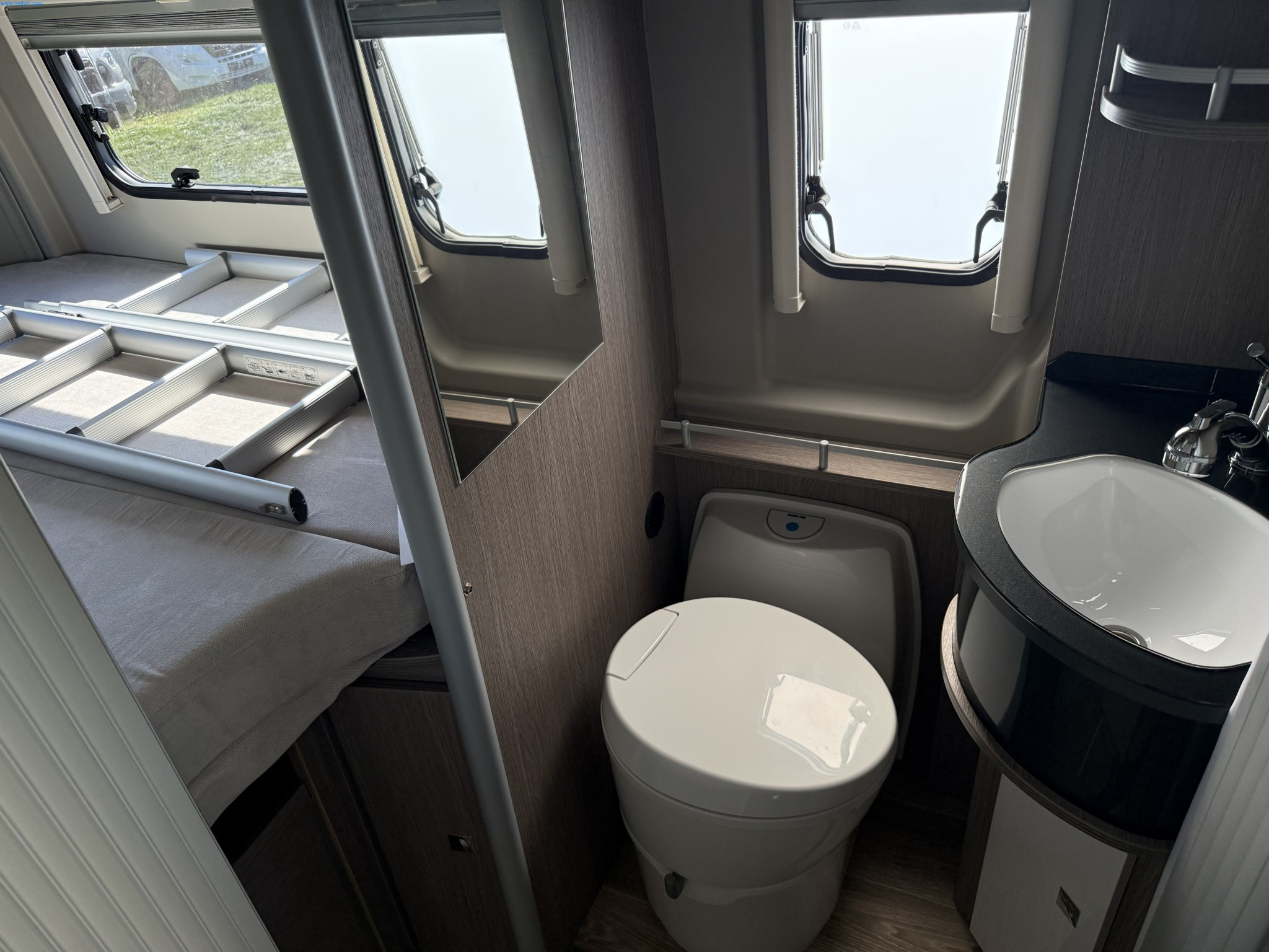 Motorhomes and recreational vehicles, travel trailers, RV accessories, trucks, office and workshop equipment-14