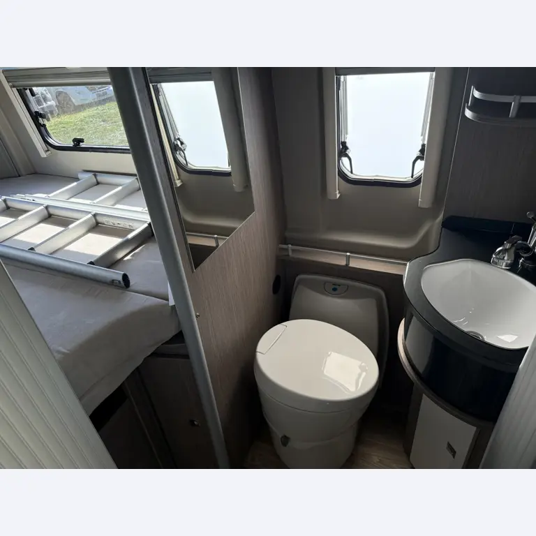 Motorhomes and recreational vehicles, travel trailers, RV accessories, trucks, office and workshop equipment-14