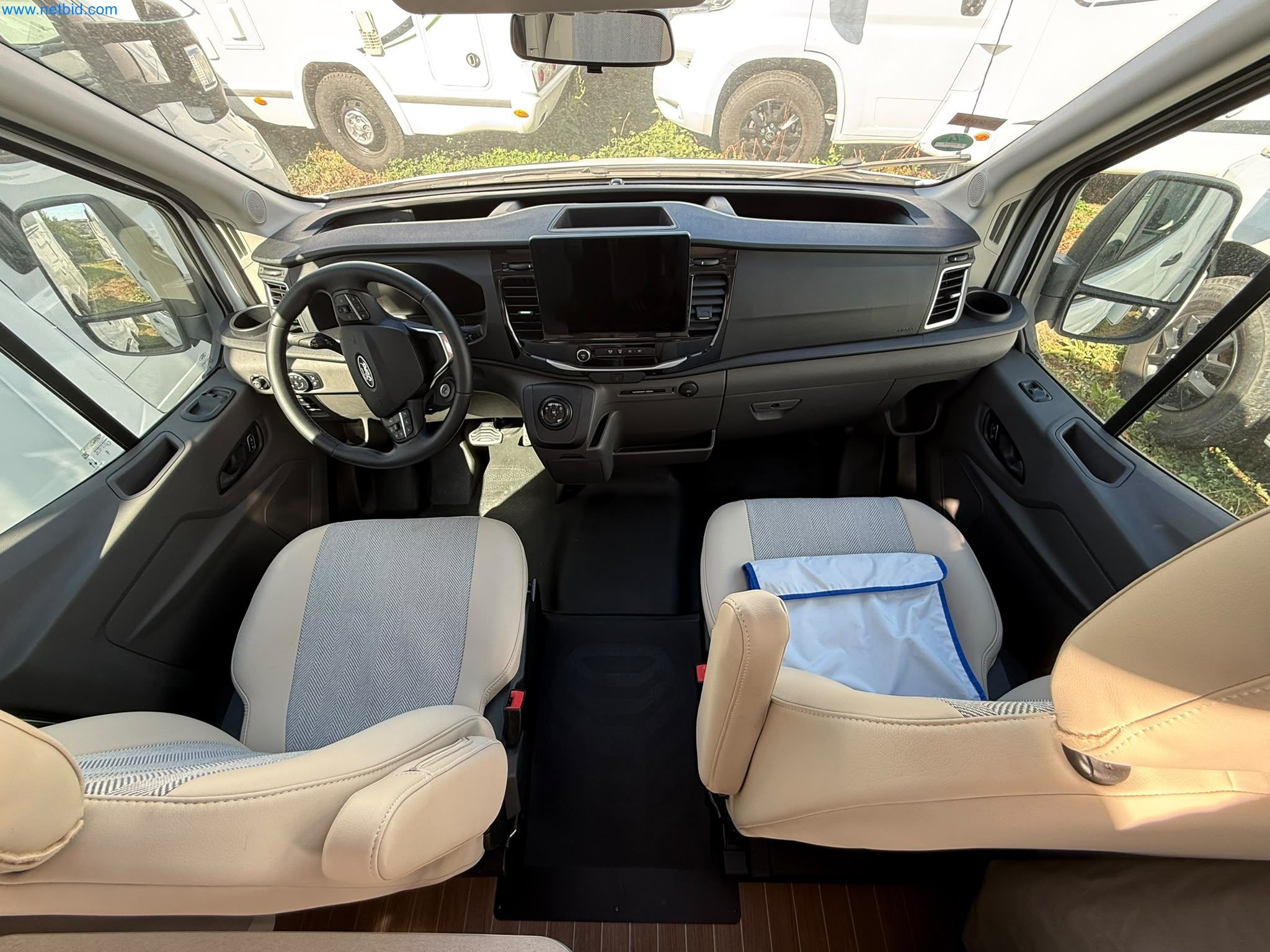 Motorhomes and recreational vehicles, travel trailers, caravan accessories, trucks, office and workshop equipment-10