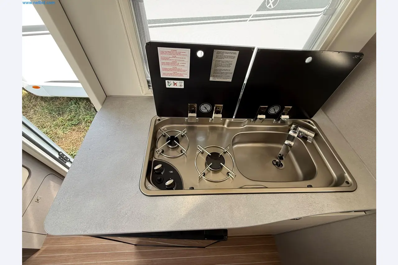 Motorhomes and recreational vehicles, travel trailers, caravan accessories, trucks, office and workshop equipment-12
