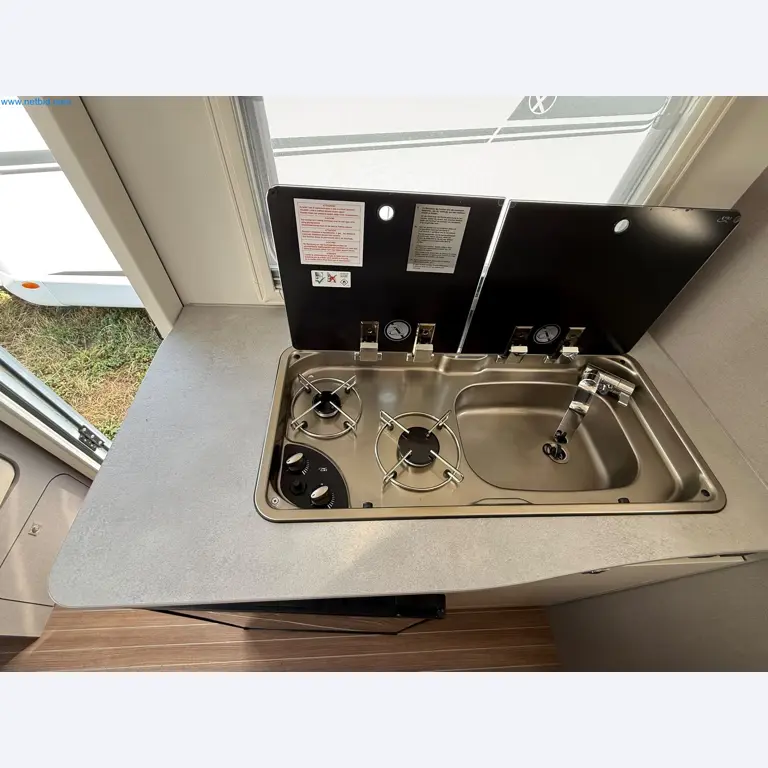 Motorhomes and recreational vehicles, travel trailers, caravan accessories, trucks, office and workshop equipment-12