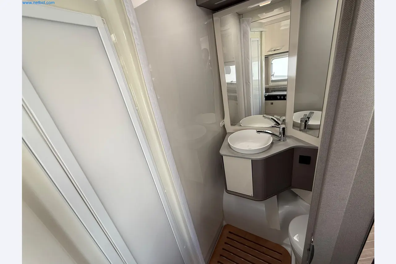 Motorhomes and recreational vehicles, travel trailers, caravan accessories, trucks, office and workshop equipment-14