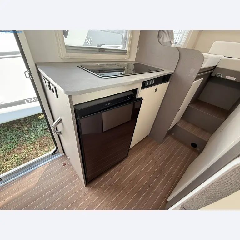 Motorhomes and recreational vehicles, travel trailers, caravan accessories, trucks, office and workshop equipment-15