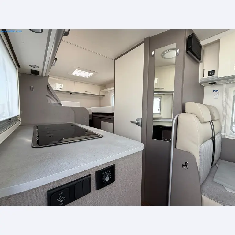 Motorhomes and recreational vehicles, travel trailers, caravan accessories, trucks, office and workshop equipment-9