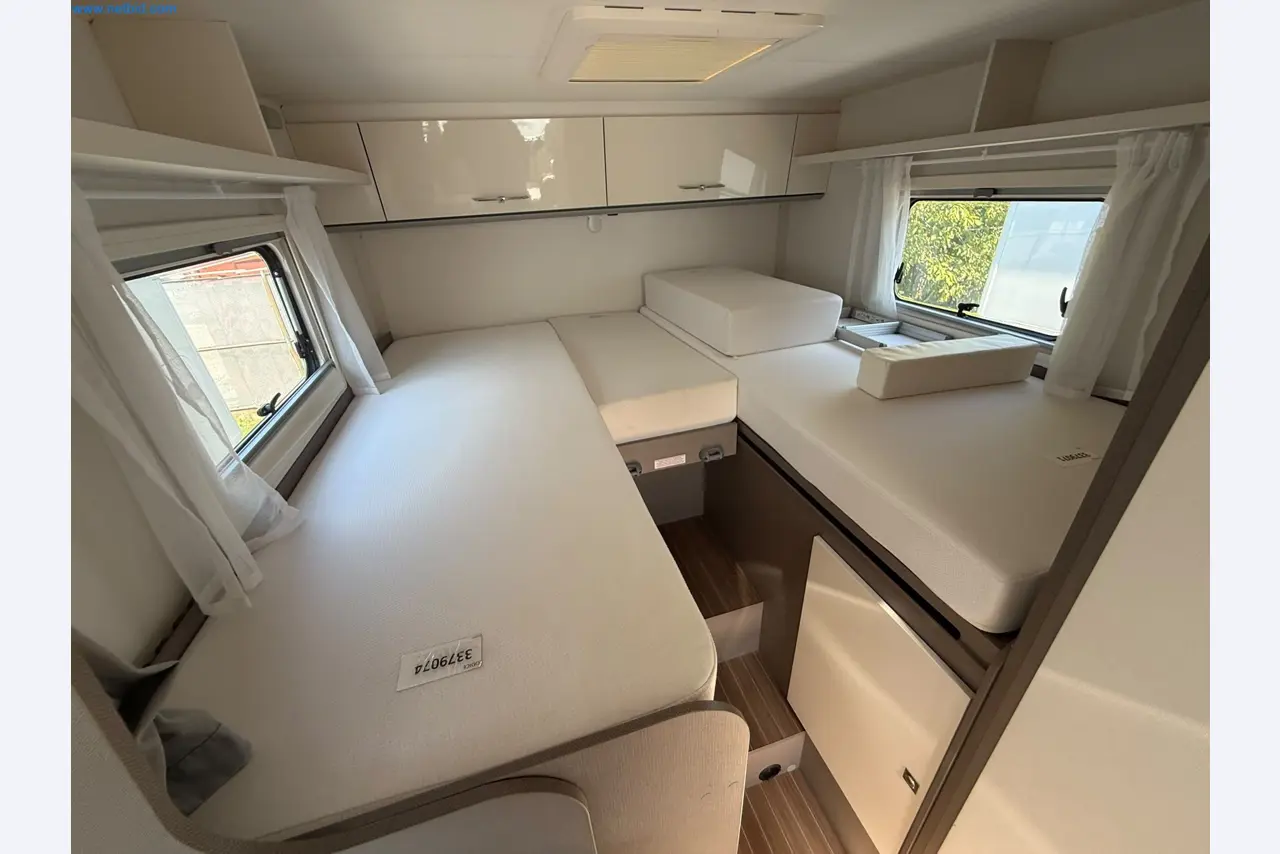 Motorhomes and recreational vehicles, travel trailers, caravan accessories, trucks, office and workshop equipment-18