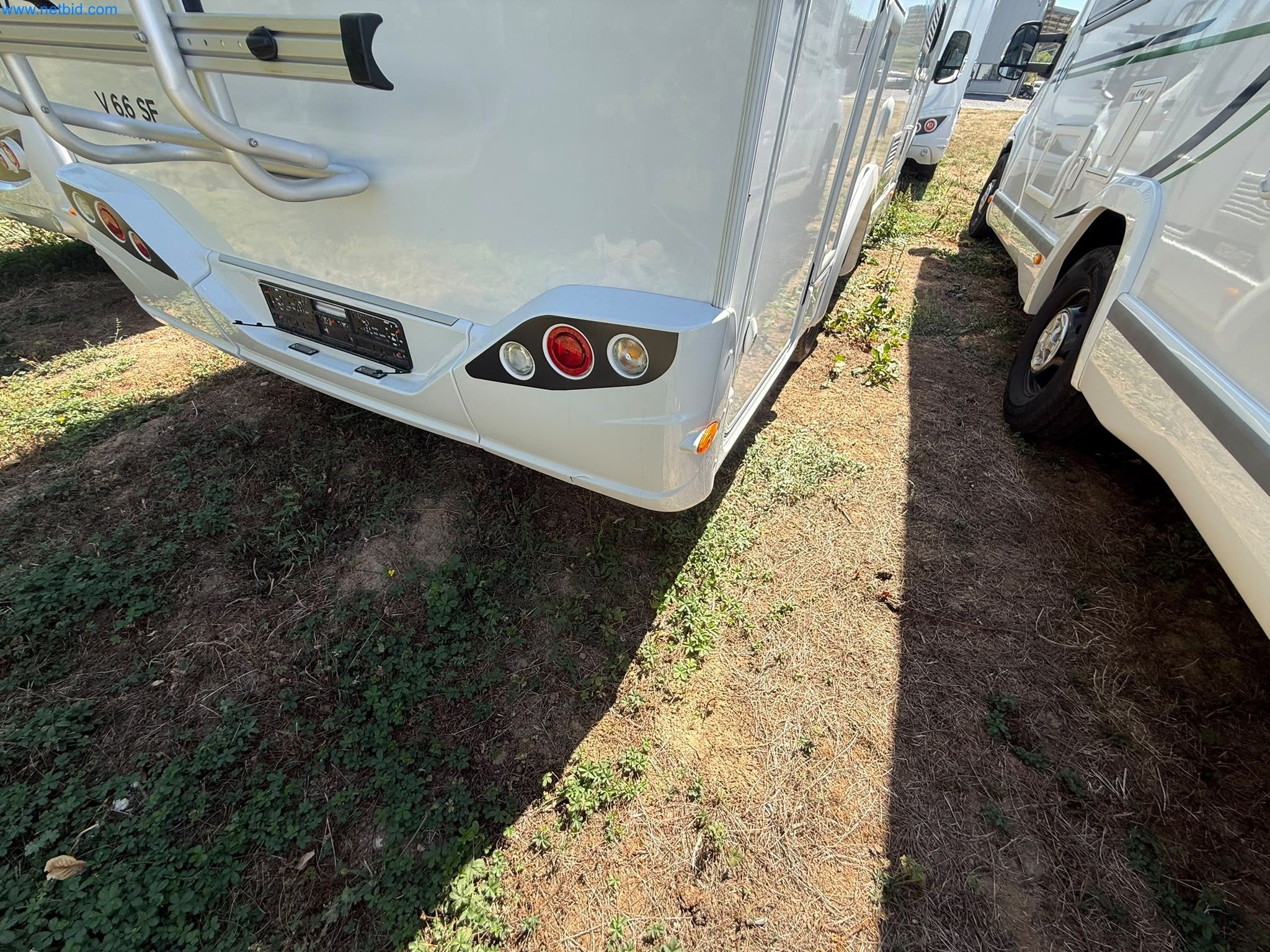 Motorhomes and recreational vehicles, travel trailers, caravan accessories, trucks, office and workshop equipment-20