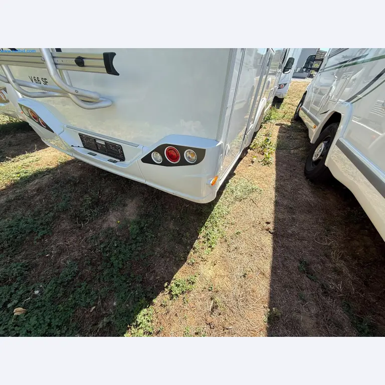 Motorhomes and recreational vehicles, travel trailers, caravan accessories, trucks, office and workshop equipment-20