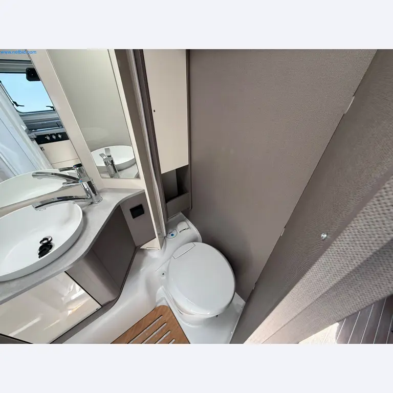 Motorhomes and recreational vehicles, travel trailers, caravan accessories, trucks, office and workshop equipment-3