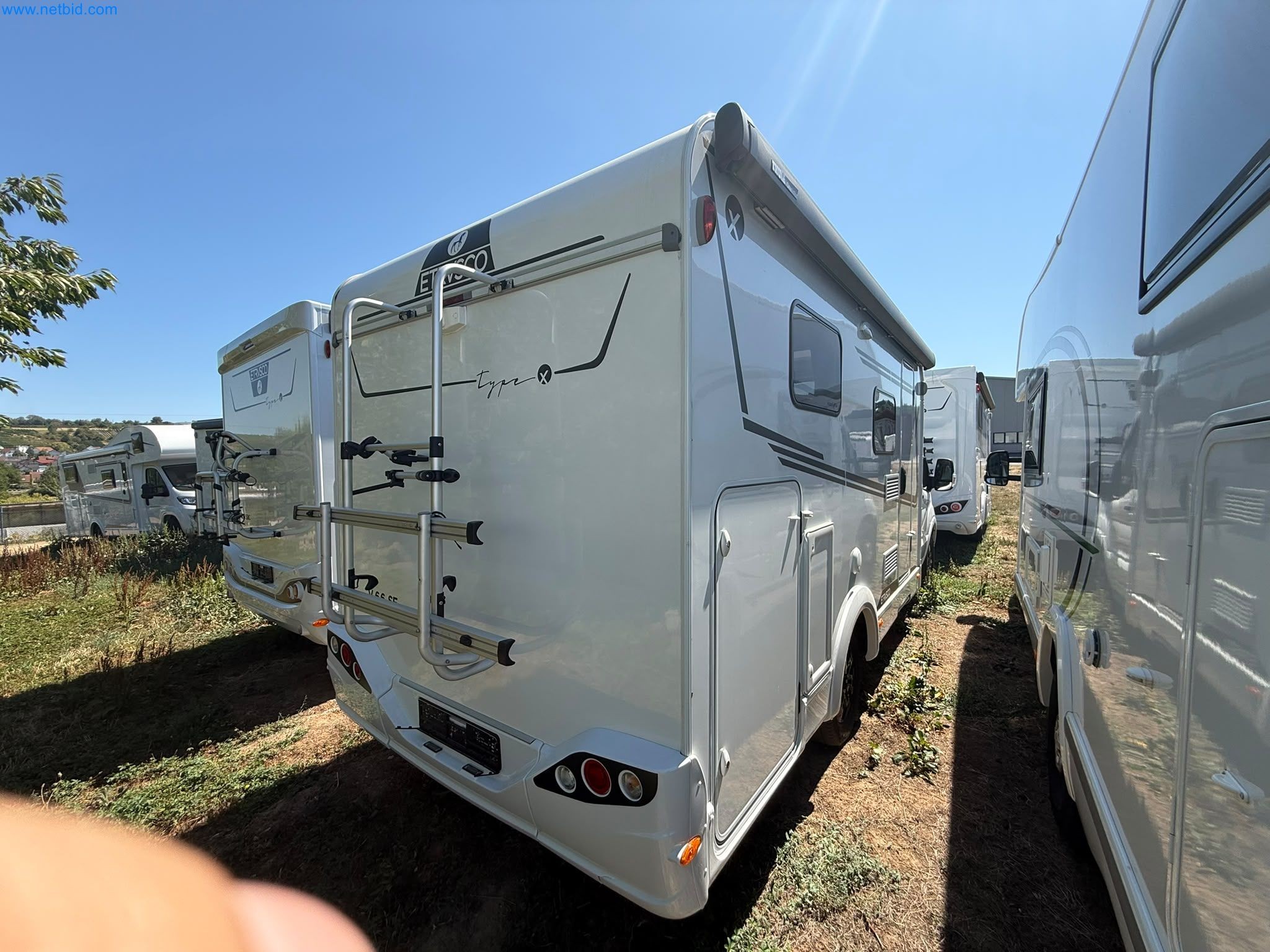 Motorhomes and recreational vehicles, travel trailers, caravan accessories, trucks, office and workshop equipment-10