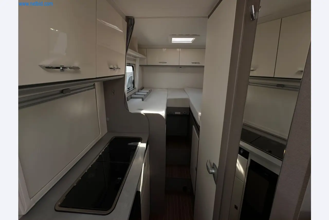 Motorhomes and recreational vehicles, travel trailers, caravan accessories, trucks, office and workshop equipment-14