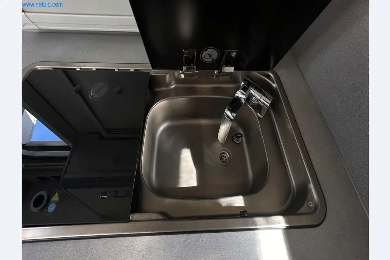 Motorhomes and recreational vehicles, travel trailers, caravan accessories, trucks, office and workshop equipment-3