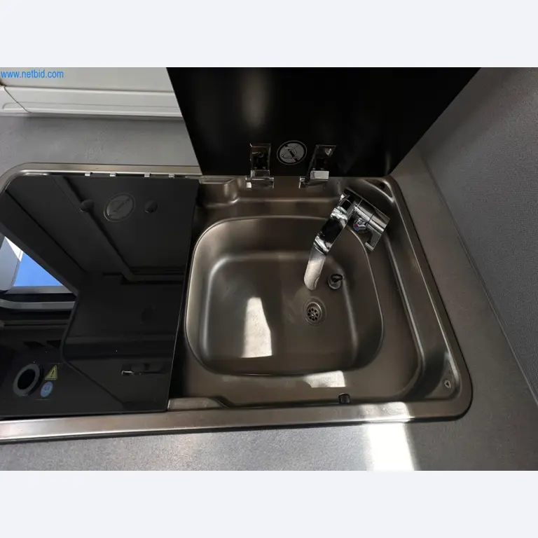 Motorhomes and recreational vehicles, travel trailers, caravan accessories, trucks, office and workshop equipment-3