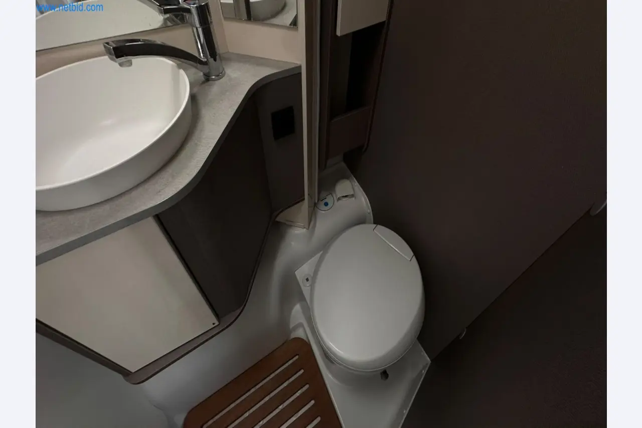 Motorhomes and recreational vehicles, travel trailers, caravan accessories, trucks, office and workshop equipment-6