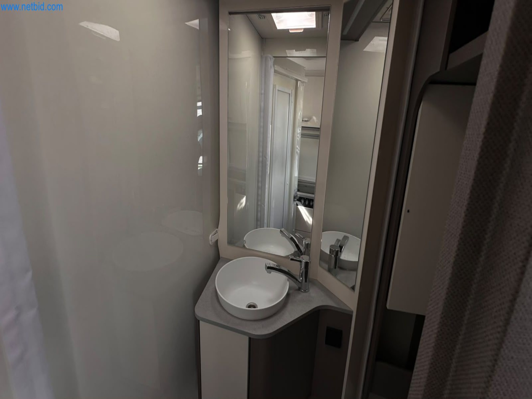 Motorhomes and recreational vehicles, travel trailers, caravan accessories, trucks, office and workshop equipment-9