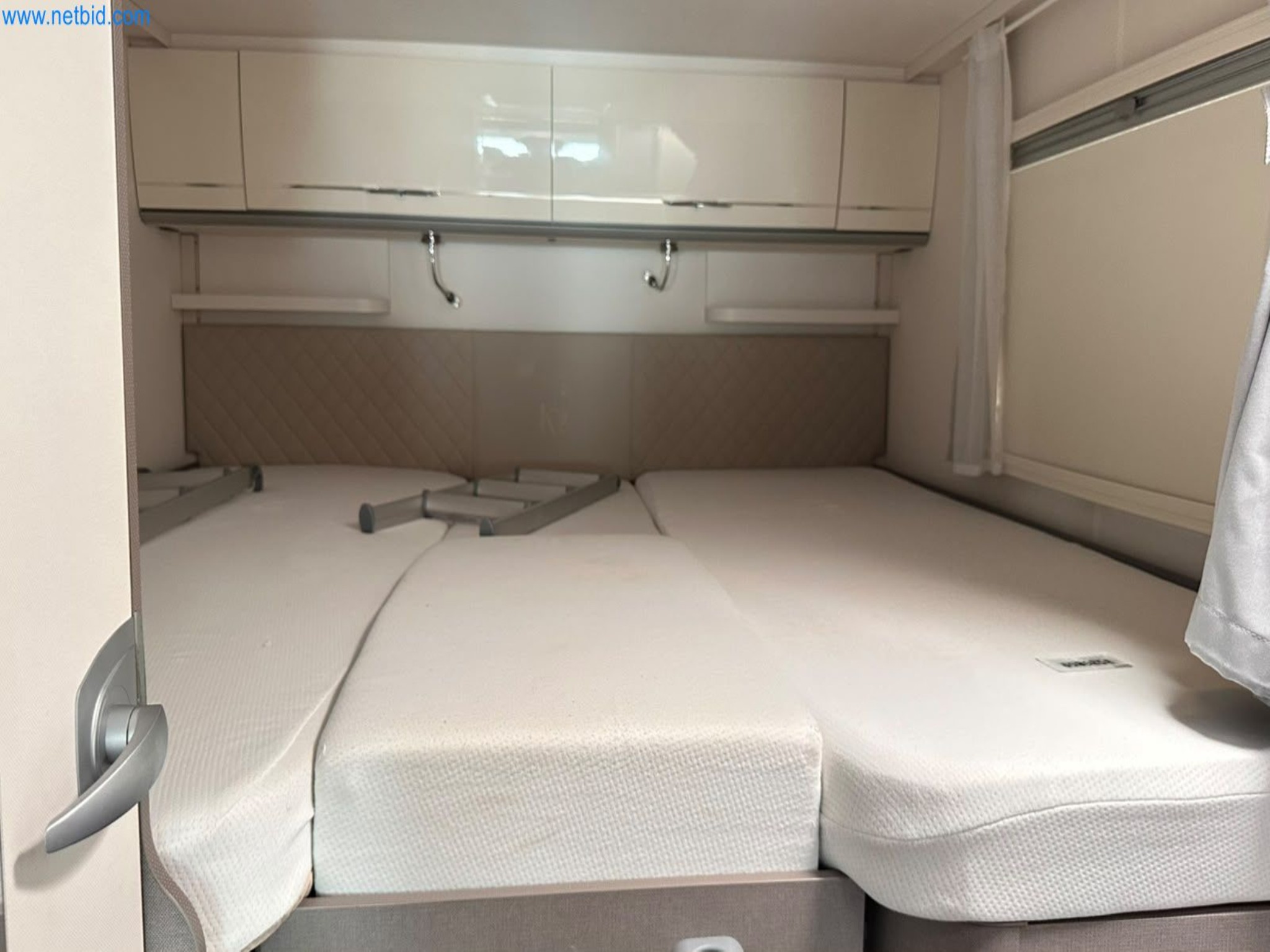 Motorhomes and recreational vehicles, travel trailers, caravan accessories, trucks, office and workshop equipment-11